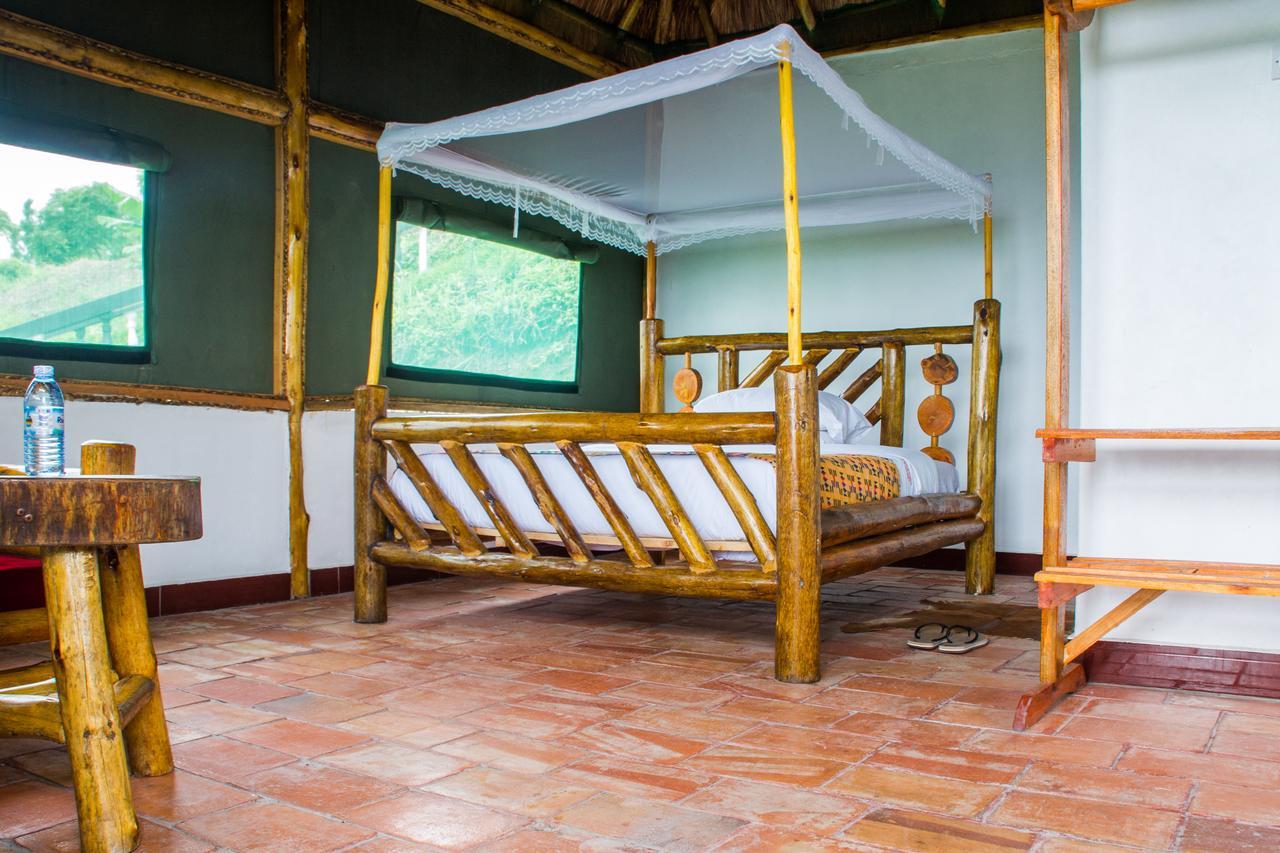 Queen Elizabeth PVT Lodge Kichwamba Exterior foto