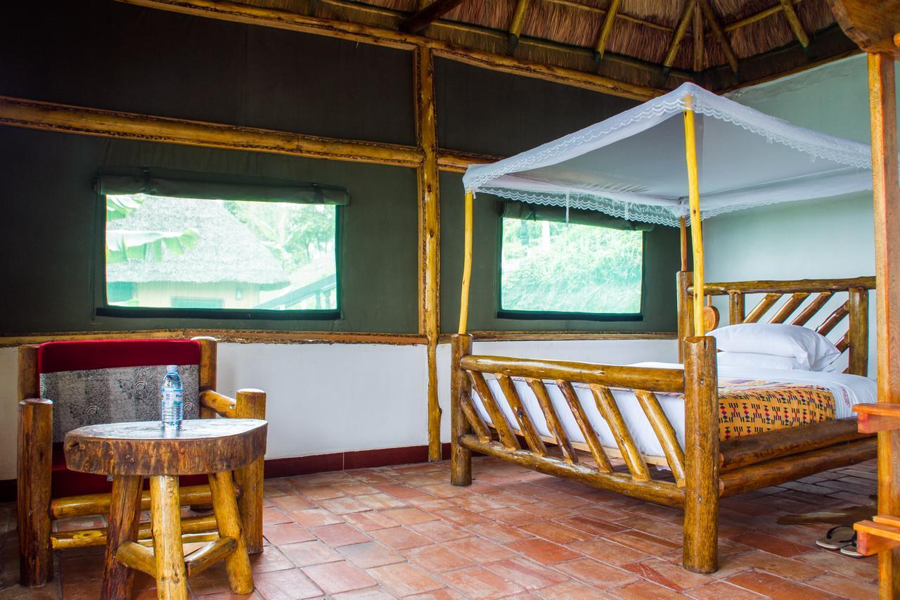 Queen Elizabeth PVT Lodge Kichwamba Exterior foto