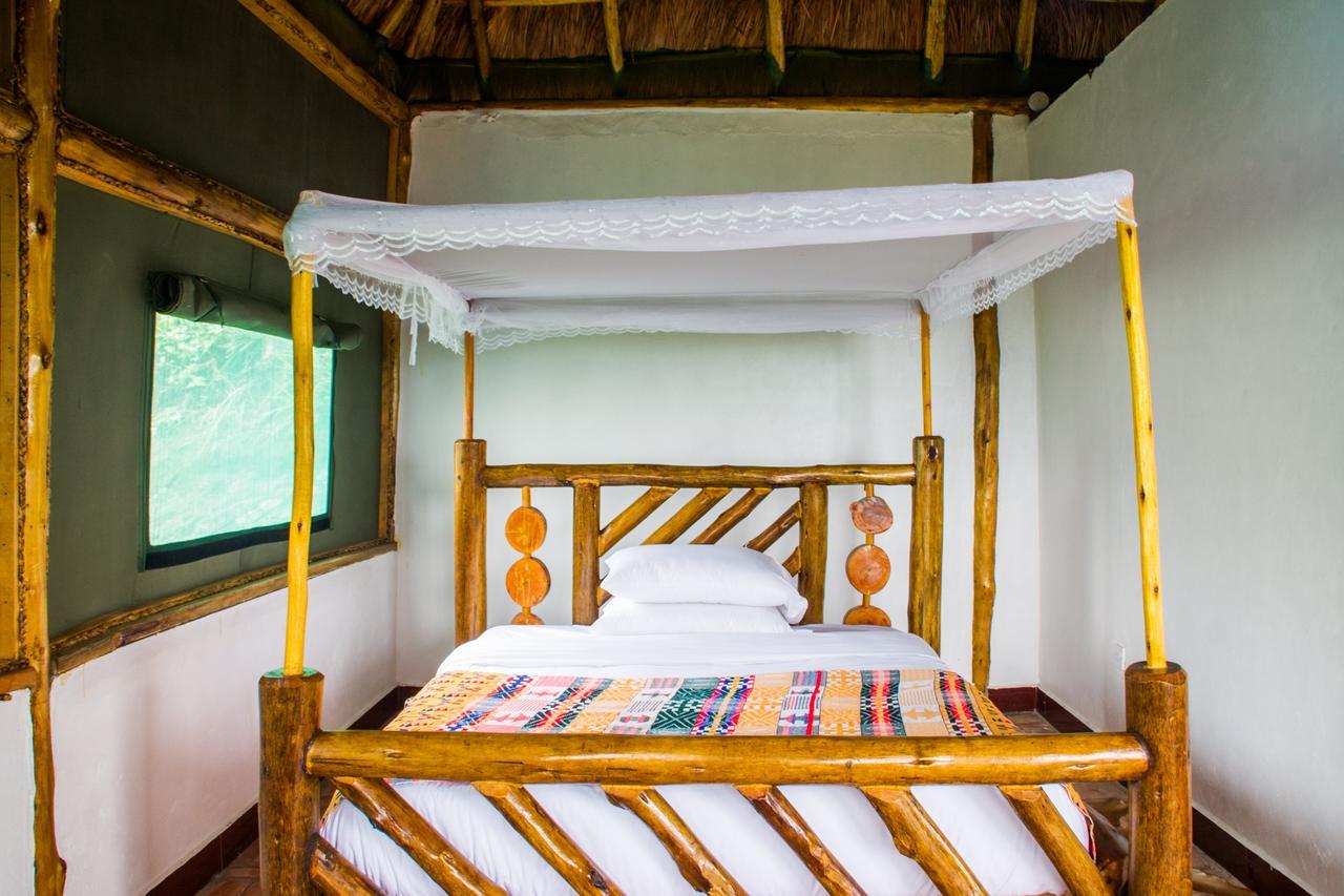 Queen Elizabeth PVT Lodge Kichwamba Exterior foto