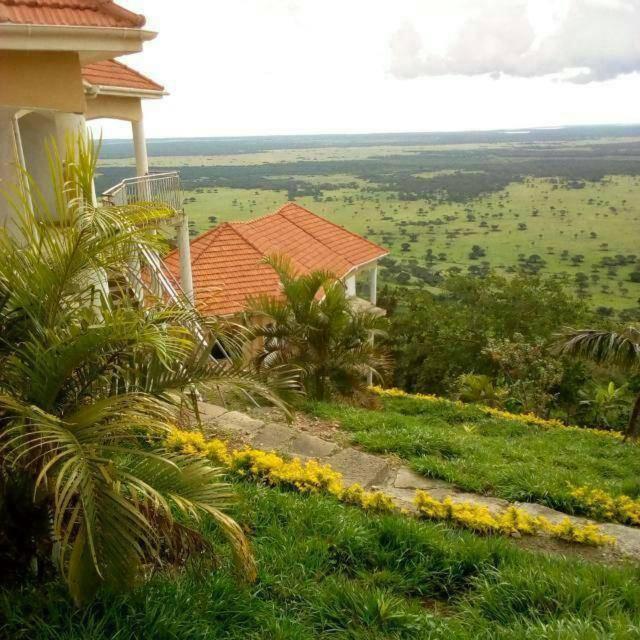 Queen Elizabeth PVT Lodge Kichwamba Exterior foto